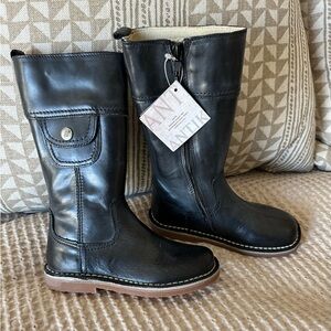 Girls NWTs Antik Black boots